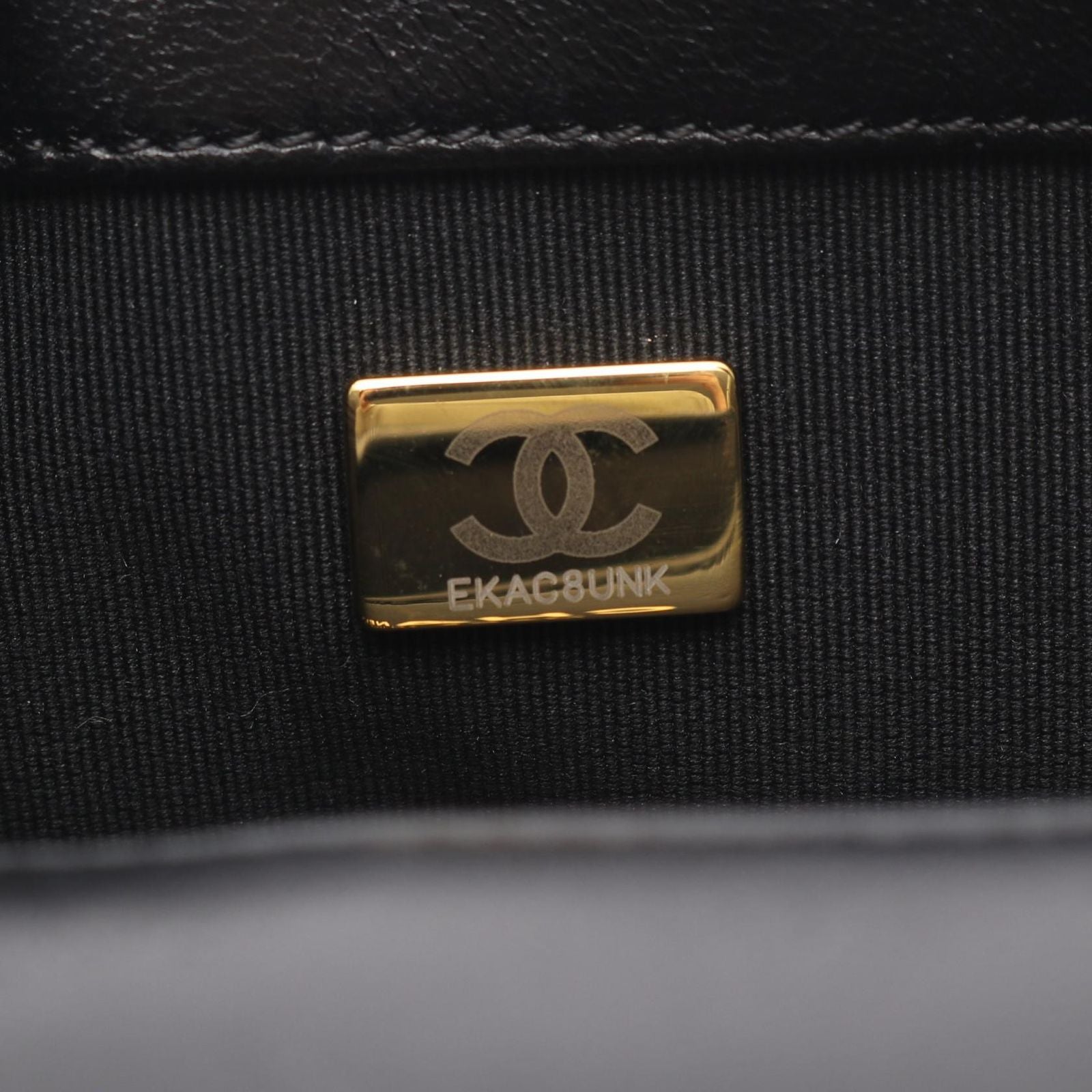 Chanel Shoulder Bag 19 Diznow Quilted Black Lambskin 19 lela Che — view 5