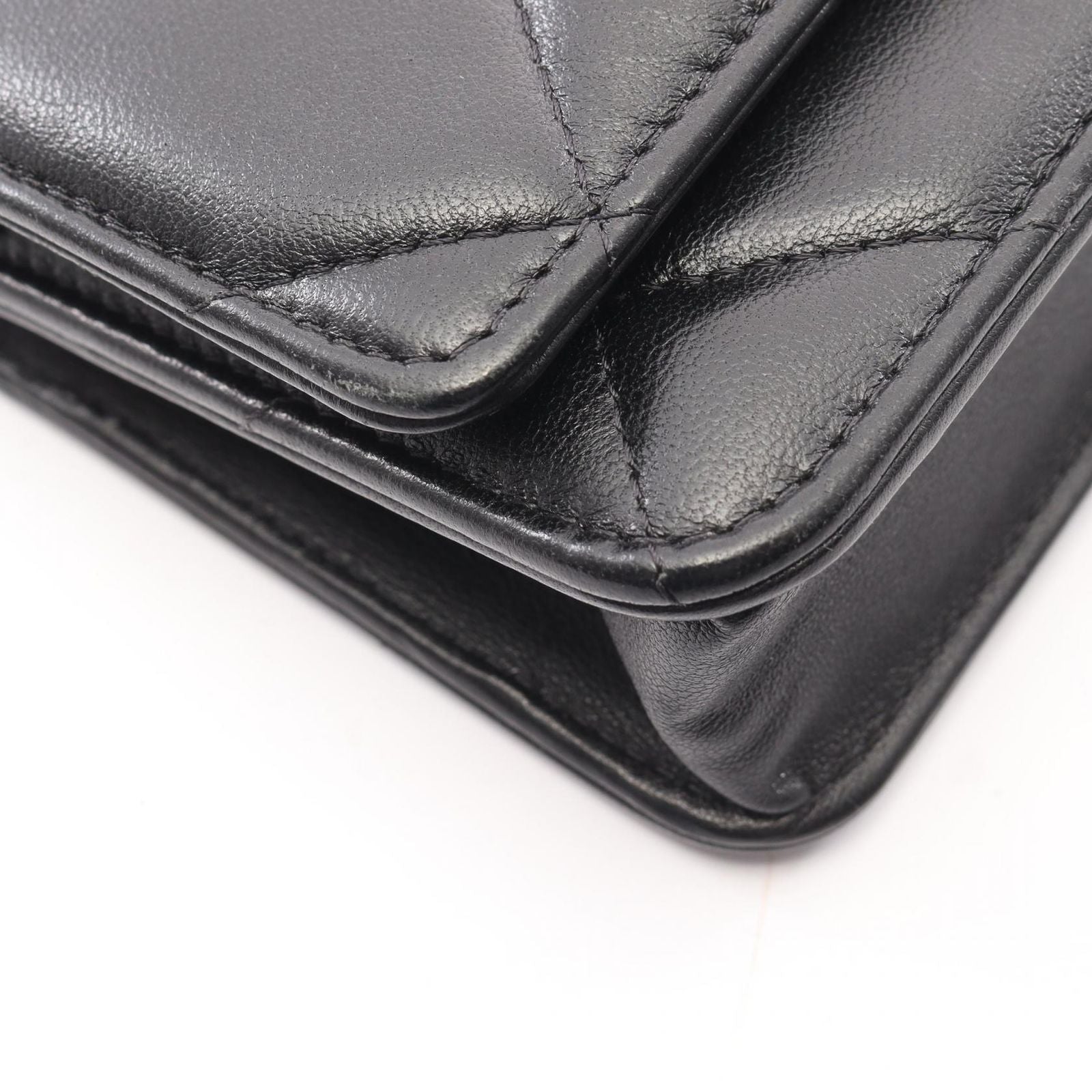 Chanel Shoulder Bag 19 2-Way Black Lambskin 19 Quilted Chain Wallet — view 7