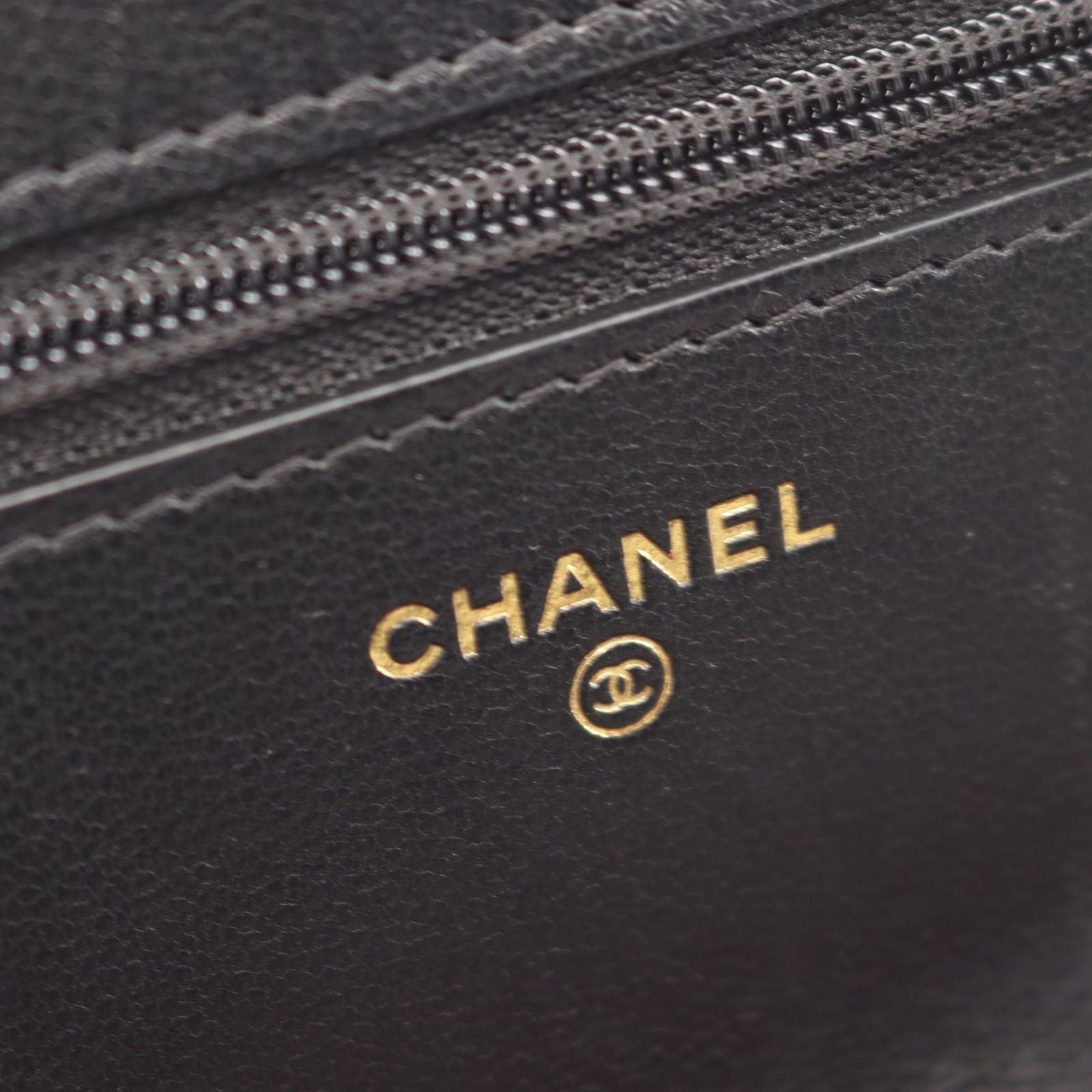 Chanel Shoulder Bag 19 2-Way Black Lambskin 19 Quilted Chain Wallet — view 4
