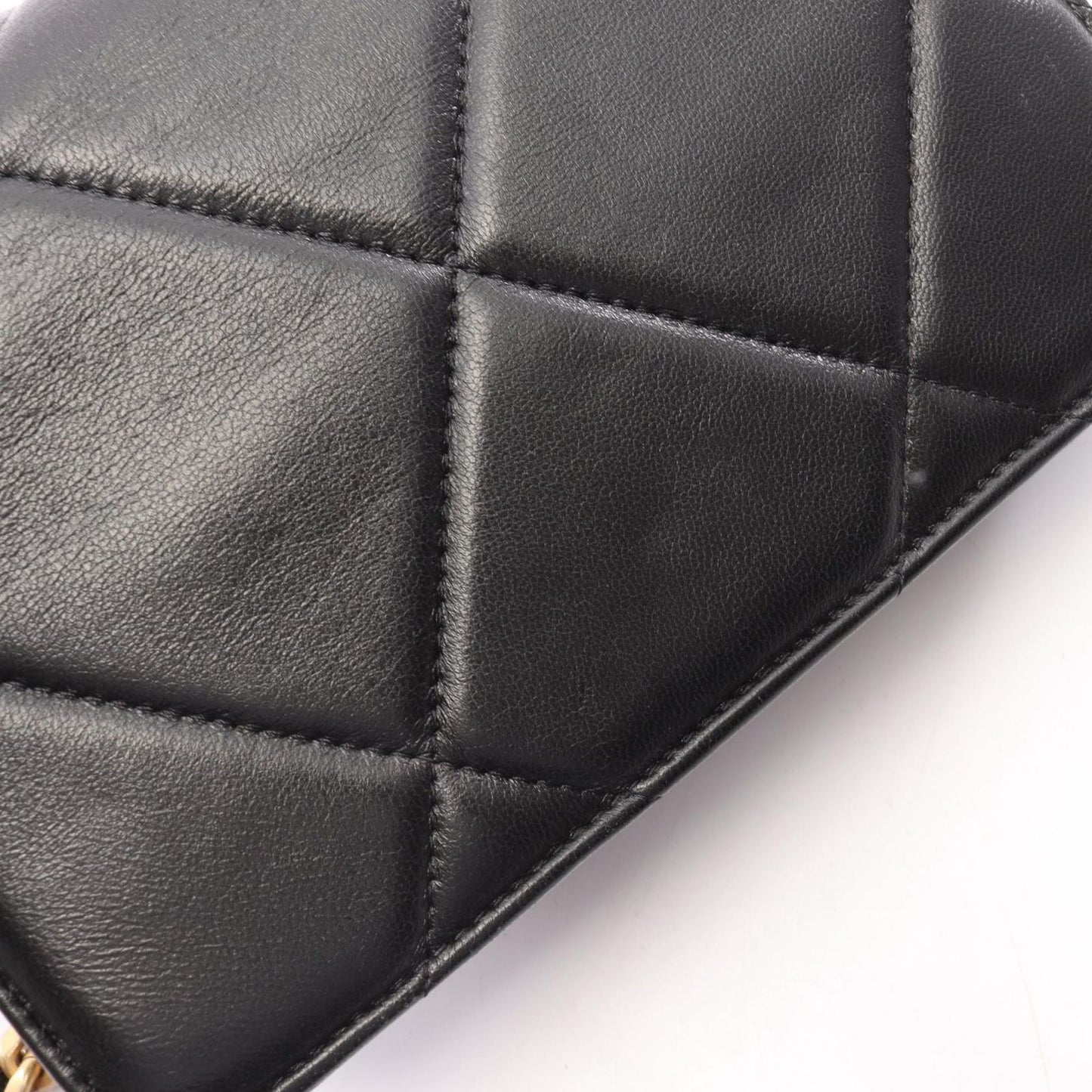 Chanel Shoulder Bag 19 2-Way Black Lambskin 19 Quilted Chain Wallet — view 9