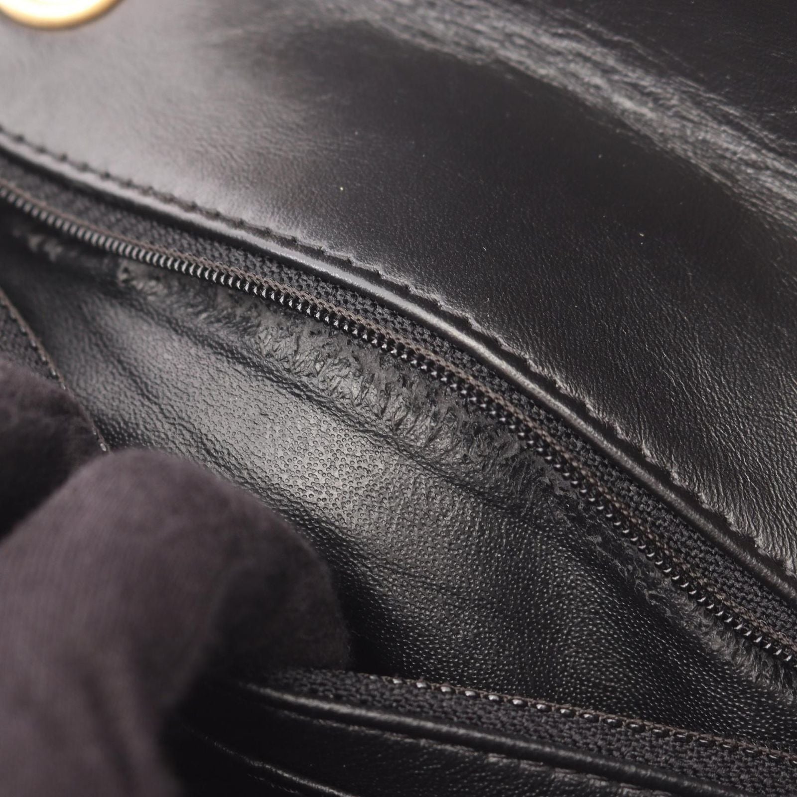 Chanel Shoulder Bag 2.55 Blanc Stitch Black Leather Chain — view 6