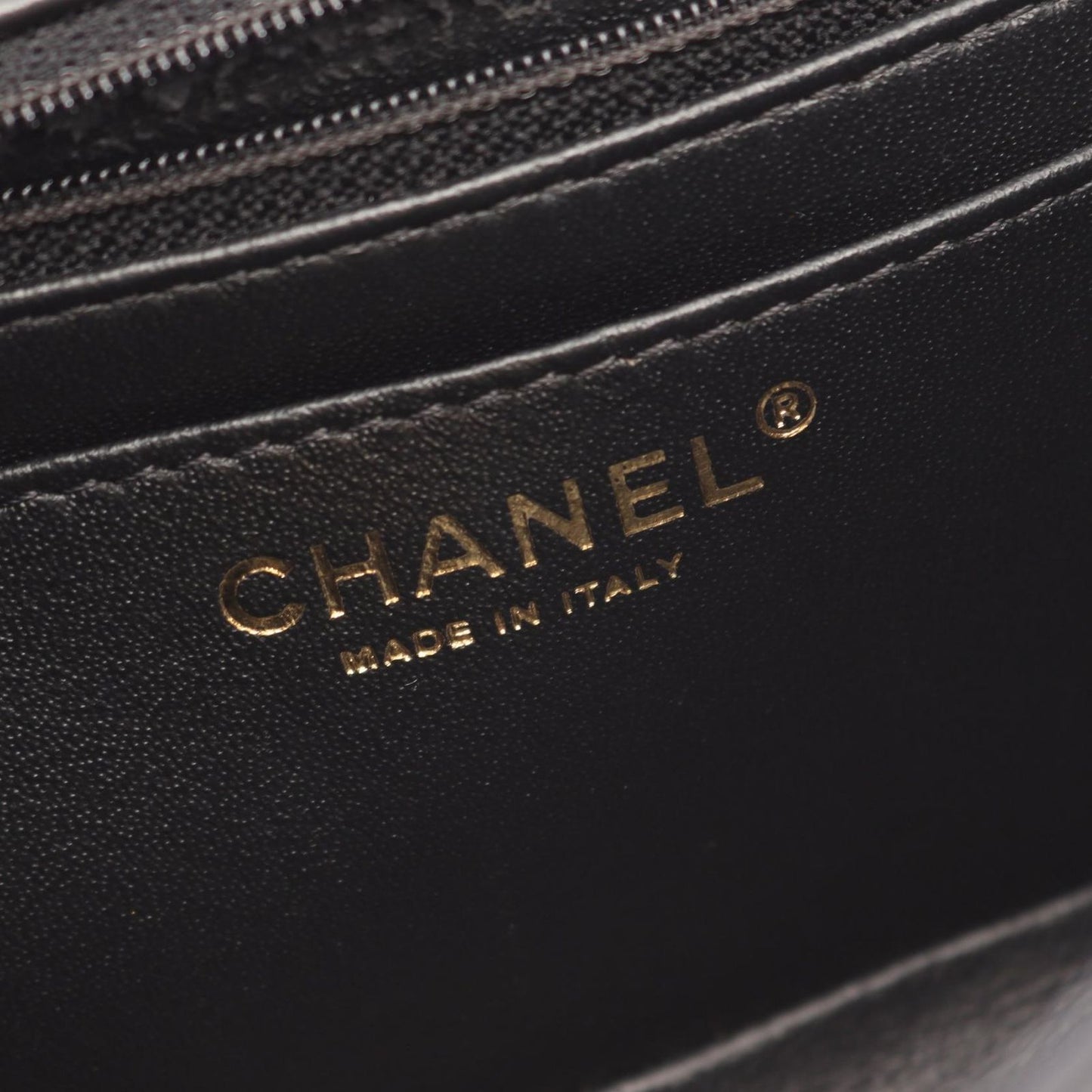 Chanel Shoulder Bag 2.55 Blanc Stitch Black Leather Chain — view 4