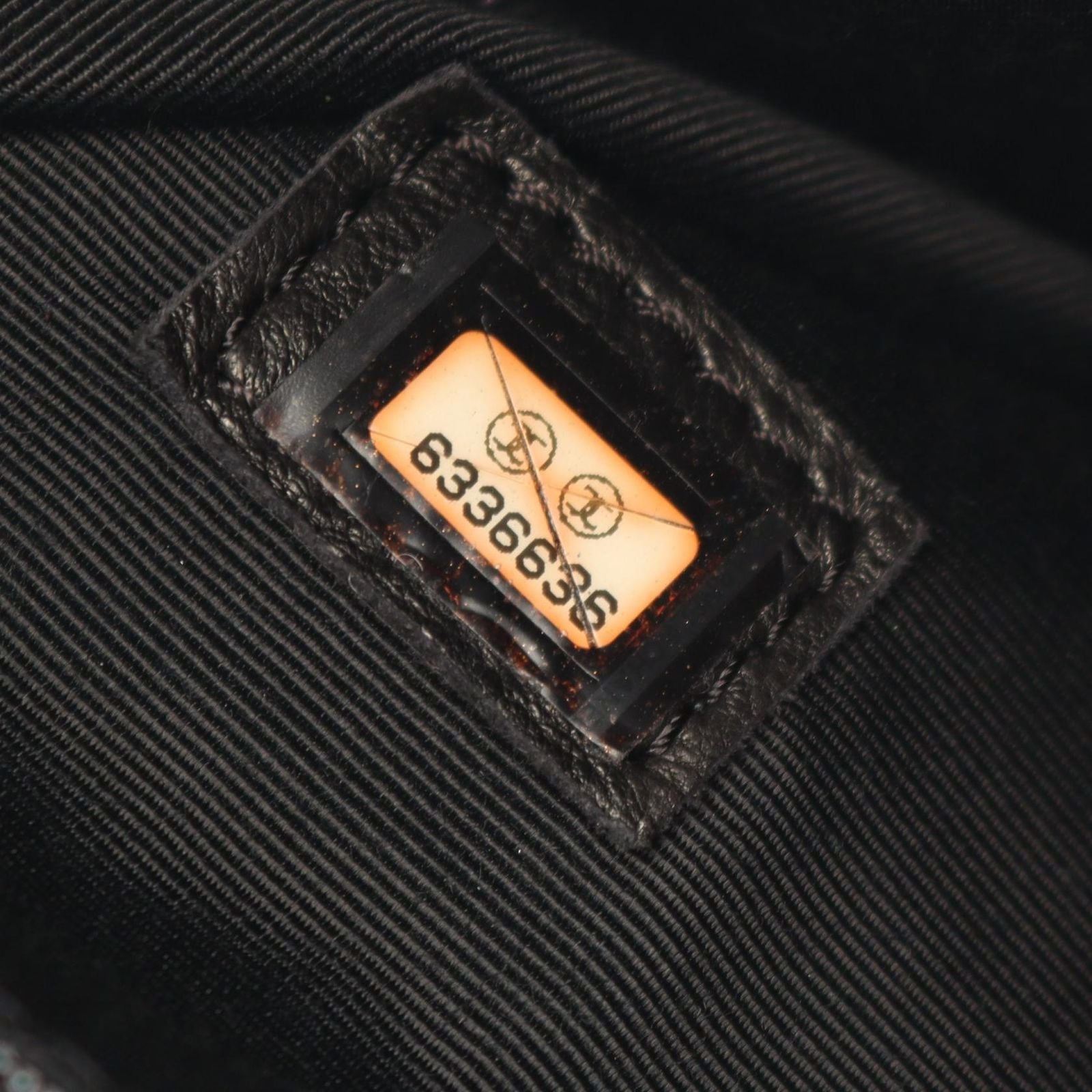 Chanel Tote Medallion Black Caviar Leather — view 5