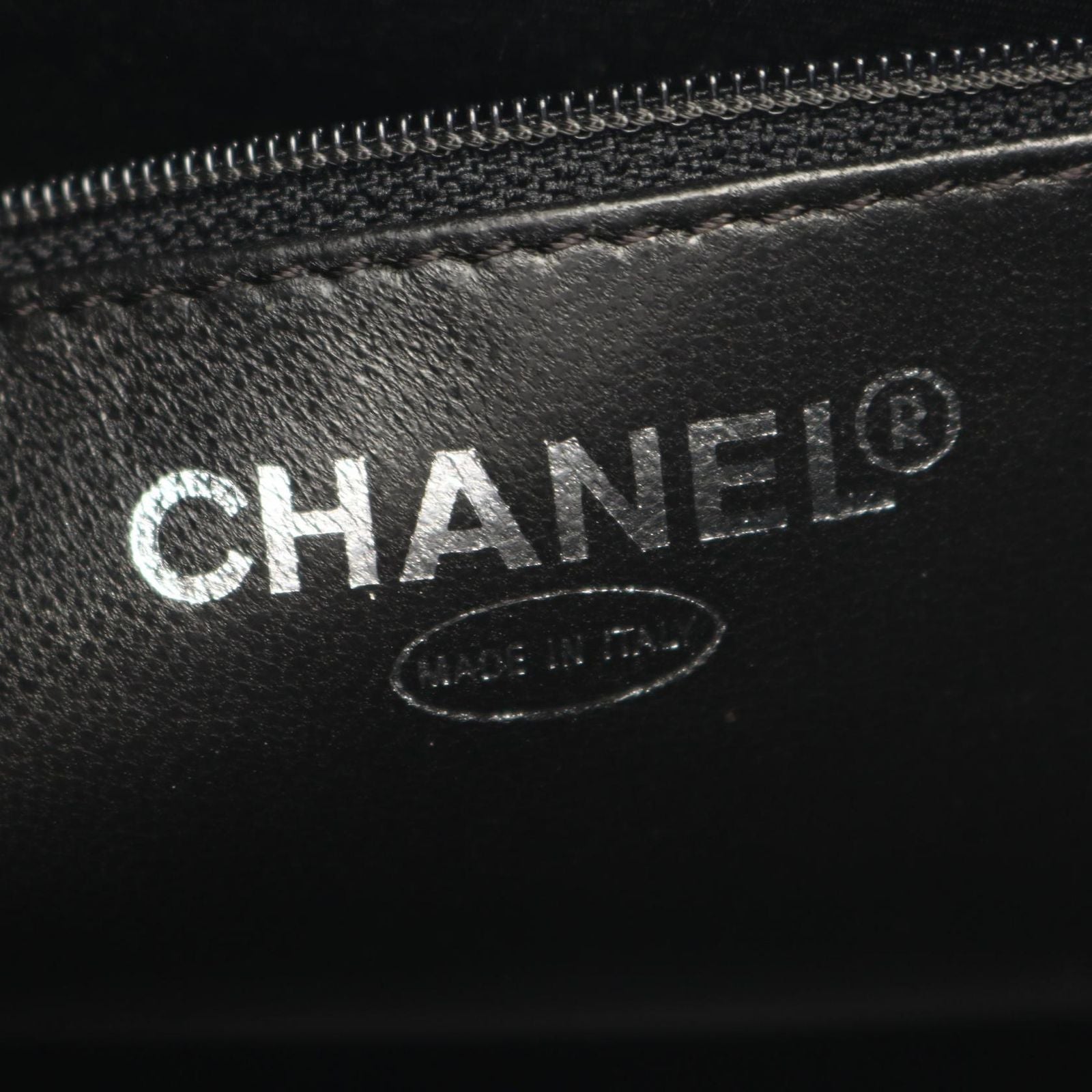 Chanel Tote Medallion Black Caviar Leather — view 4