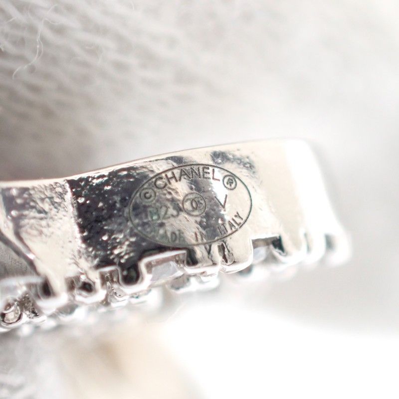 Chanel CC Logo Hoop Earrings Metal Gold Silver — view 8