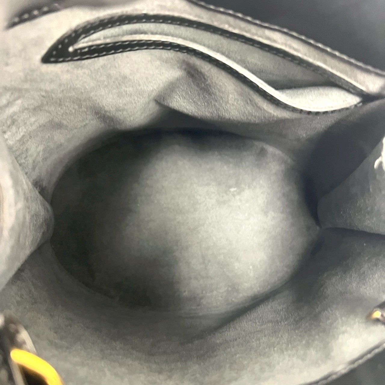 Louis Vuitton Vintage Cluny Epi Leather Shoulder Bag Tote Black — view 9