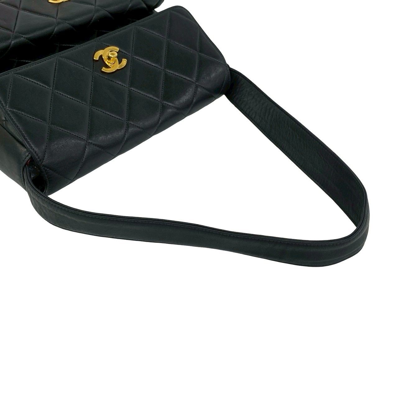 Chanel Vintage Quilted CC Logo Lambskin Leather Shoulder Bag Black — view 4