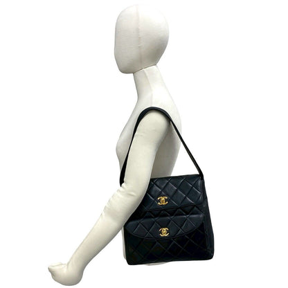 Chanel Vintage Quilted CC Logo Lambskin Leather Shoulder Bag Black — view 2