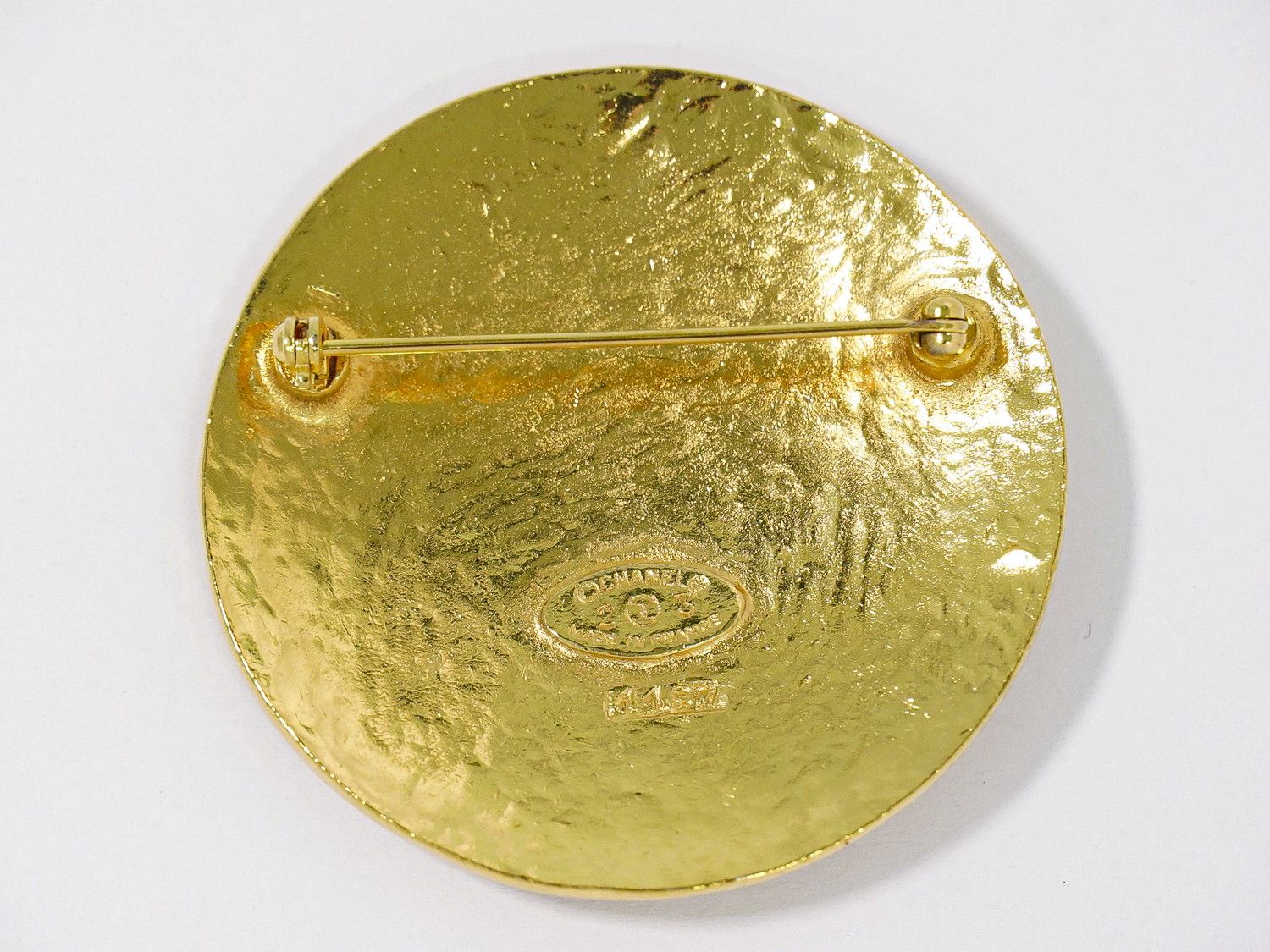 Chanel CC Logo Brooch Gold Plated — view 2