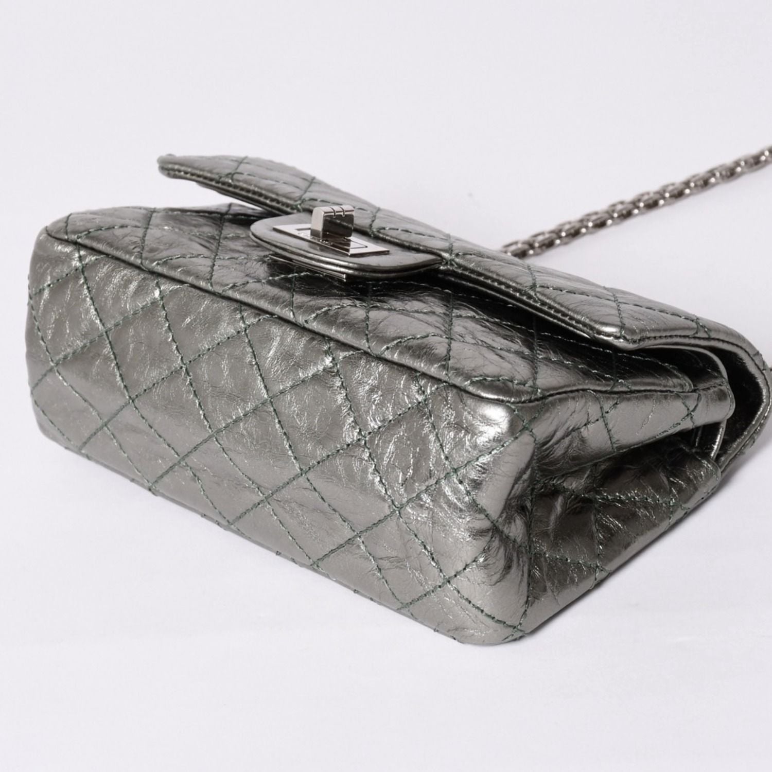 Chanel 2.55 Double Flap Chain Shoulder Bag Vintage Calfskin Metallic Green — view 7
