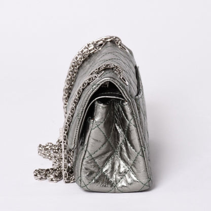 Chanel 2.55 Double Flap Chain Shoulder Bag Vintage Calfskin Metallic Green — view 4