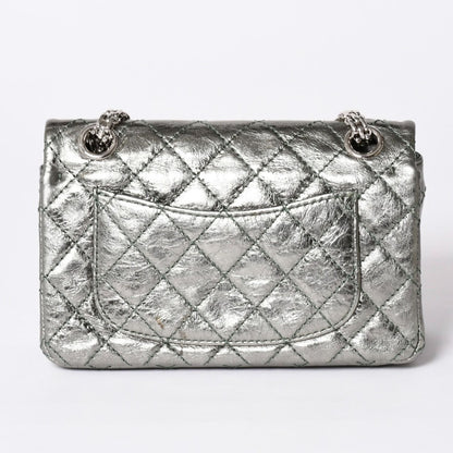 Chanel 2.55 Double Flap Chain Shoulder Bag Vintage Calfskin Metallic Green — view 2
