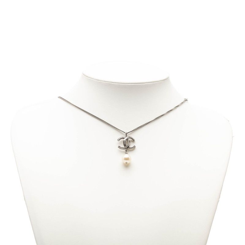 Chanel CC Logo Necklace Silver Metal Faux Pearl — view 6