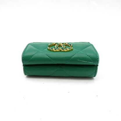 Chanel 19 Small Flap Wallet Lambskin Green — view 3