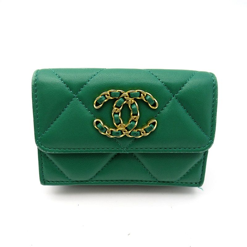Chanel 19 Small Flap Wallet Lambskin Green