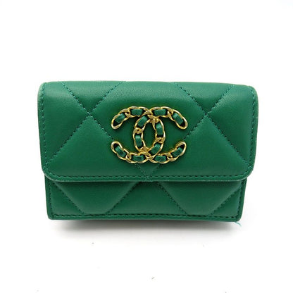 Chanel 19 Small Flap Wallet Lambskin Green