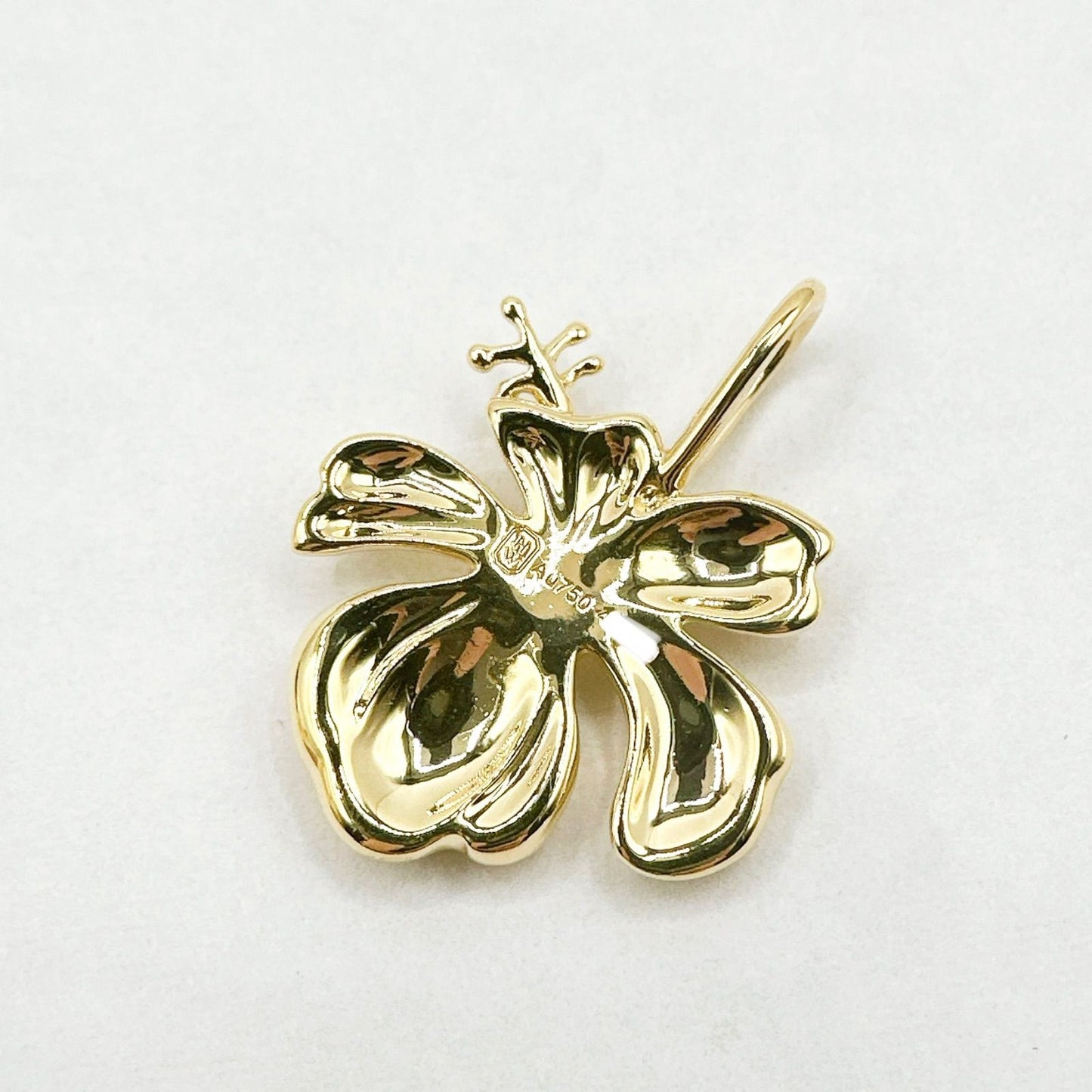 Harry Winston Hawaiian Diamond Yellow Gold Pendant Top — view 2