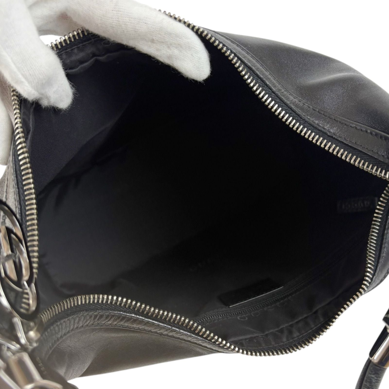 Gucci GG Logo Shoulder Bag Black Leather Silver — view 8