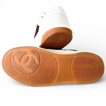 Chanel CC Logo Lace Up Low Cut Leather Sneakers White — view 7