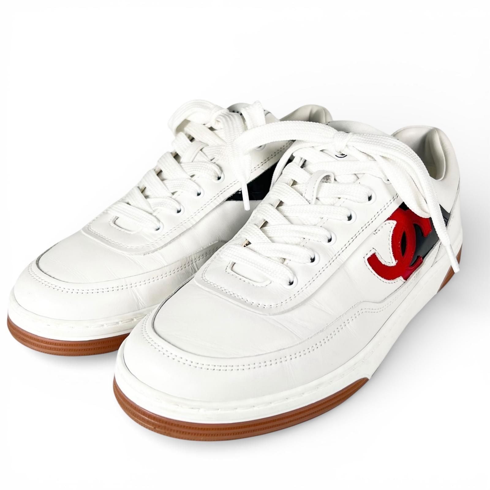 Chanel CC Logo Lace Up Low Cut Leather Sneakers White