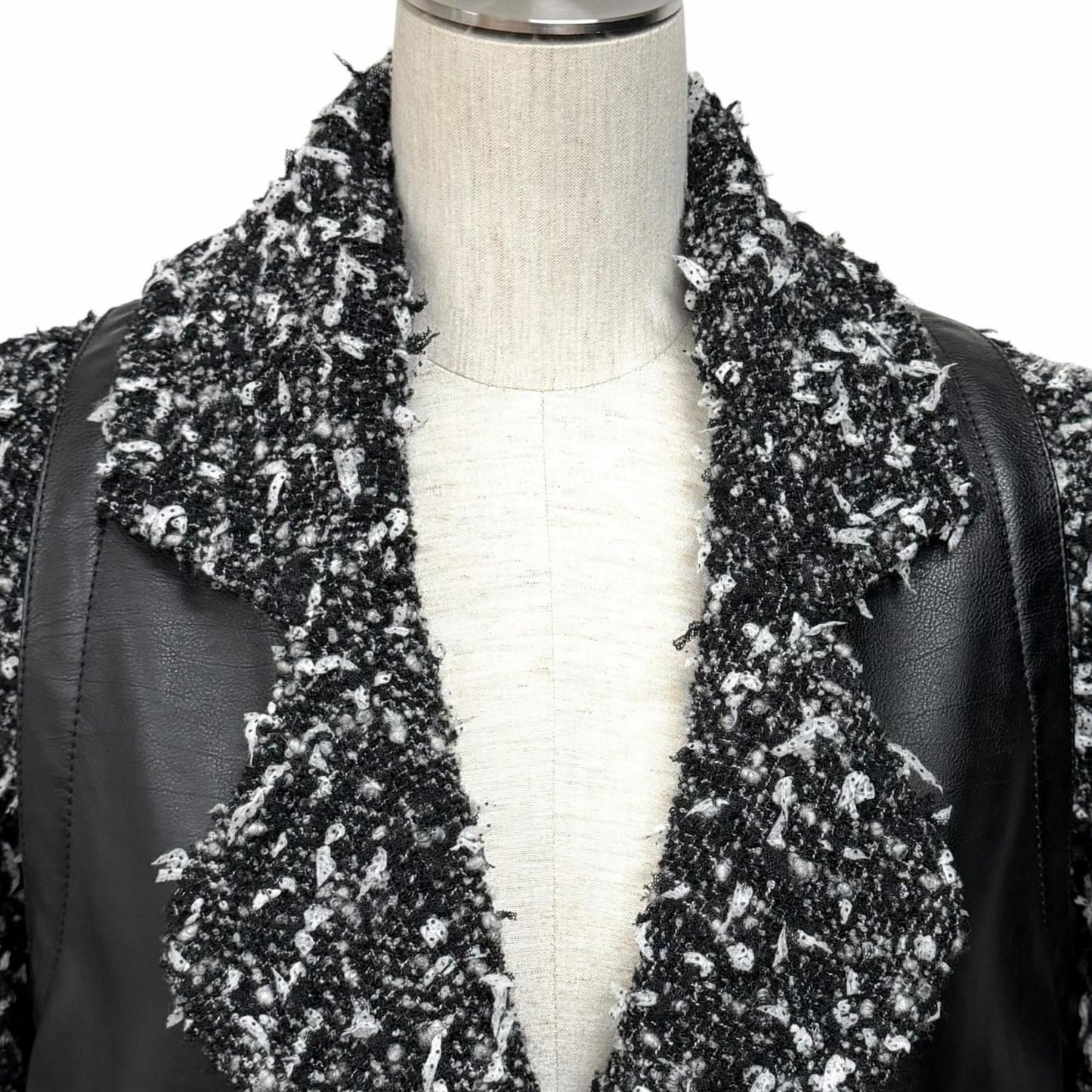 Chanel Alpaca Blend Wood Logo Button Calfskin Switch Ribbon Tweed Coat Black — view 4