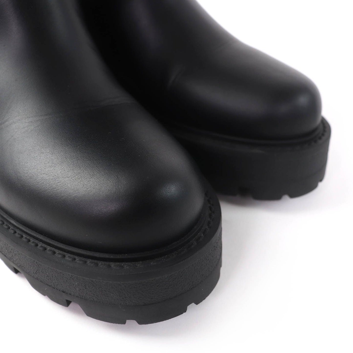 Dior D-major CD Logo Leather Short Boots Black — view 8