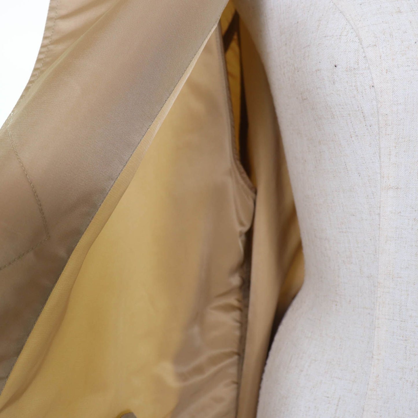 Moncler Villerest Logo Patch Hooded Trench Coat Beige — view 5