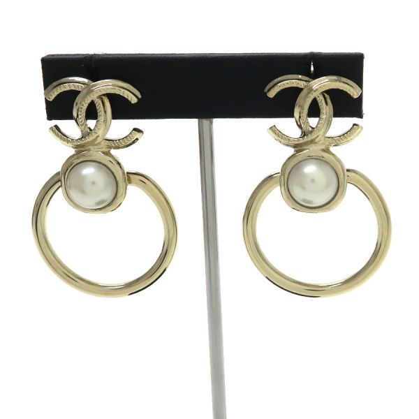 Chanel Pearl Earrings Multicolor
