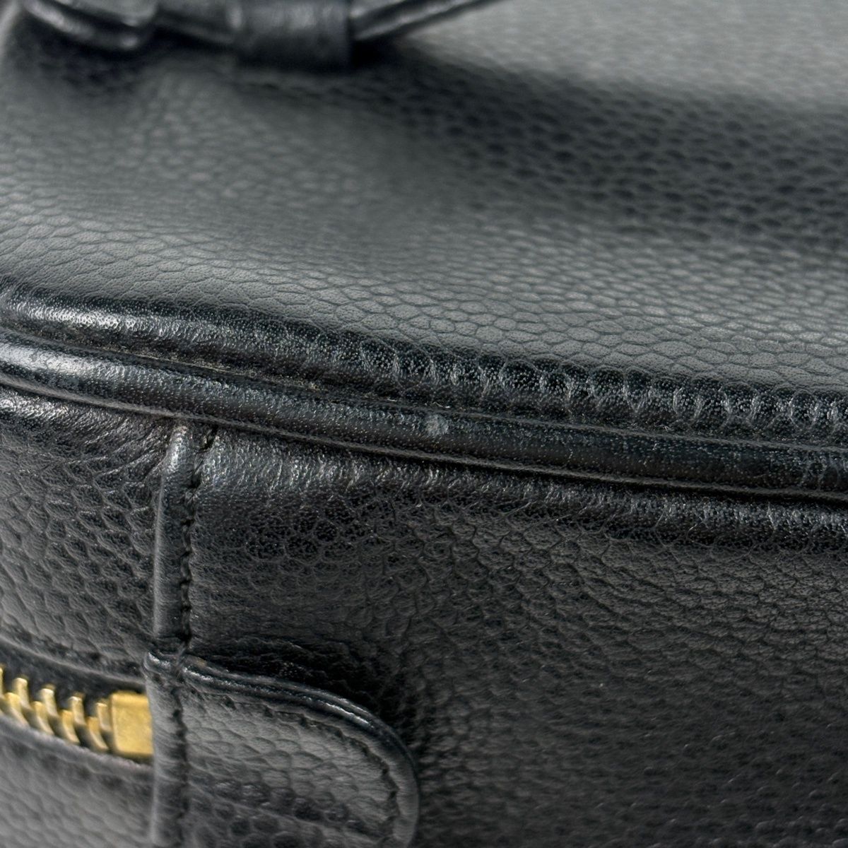 Chanel CC Logo Vanity Cosmetic Makeup Case Pouch Caviar Leather Black — view 4