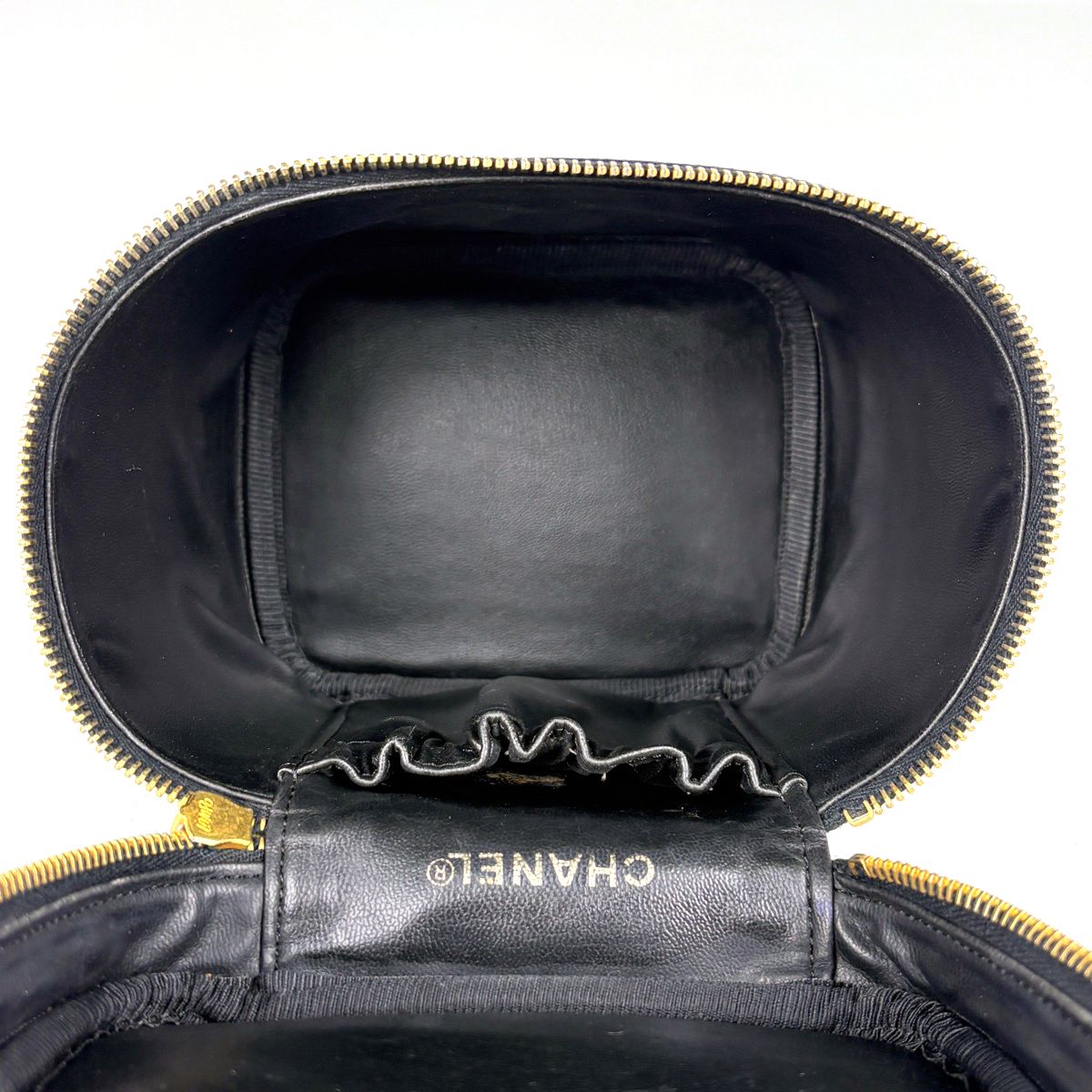 Chanel CC Logo Vanity Cosmetic Makeup Case Pouch Caviar Leather Black — view 8