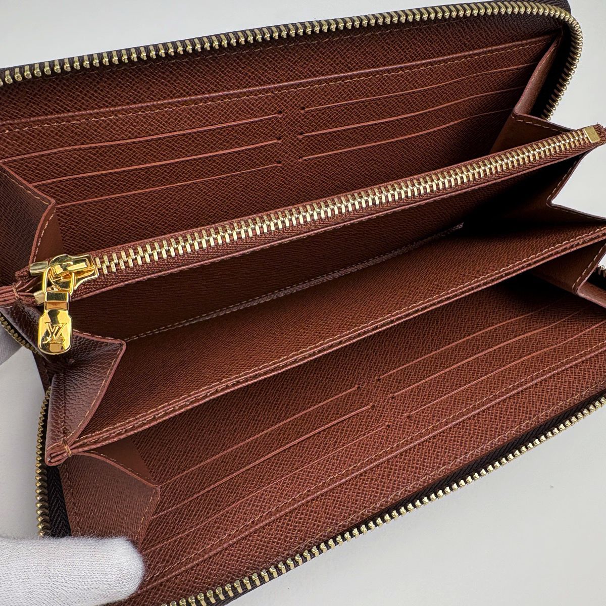 Louis Vuitton Zippy Wallet Round Zip Monogram Brown — view 5