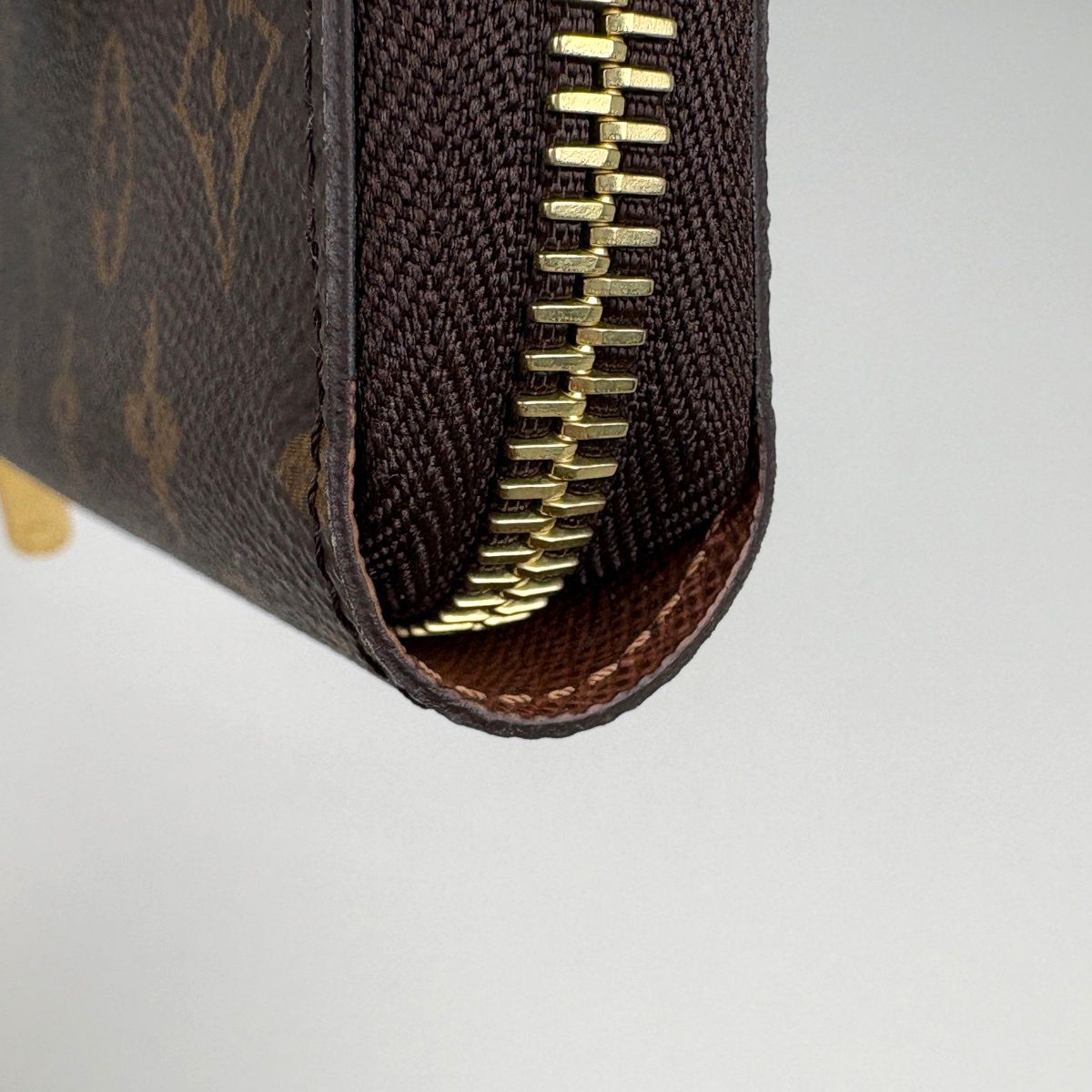 Louis Vuitton Zippy Wallet Round Zip Monogram Brown — view 3
