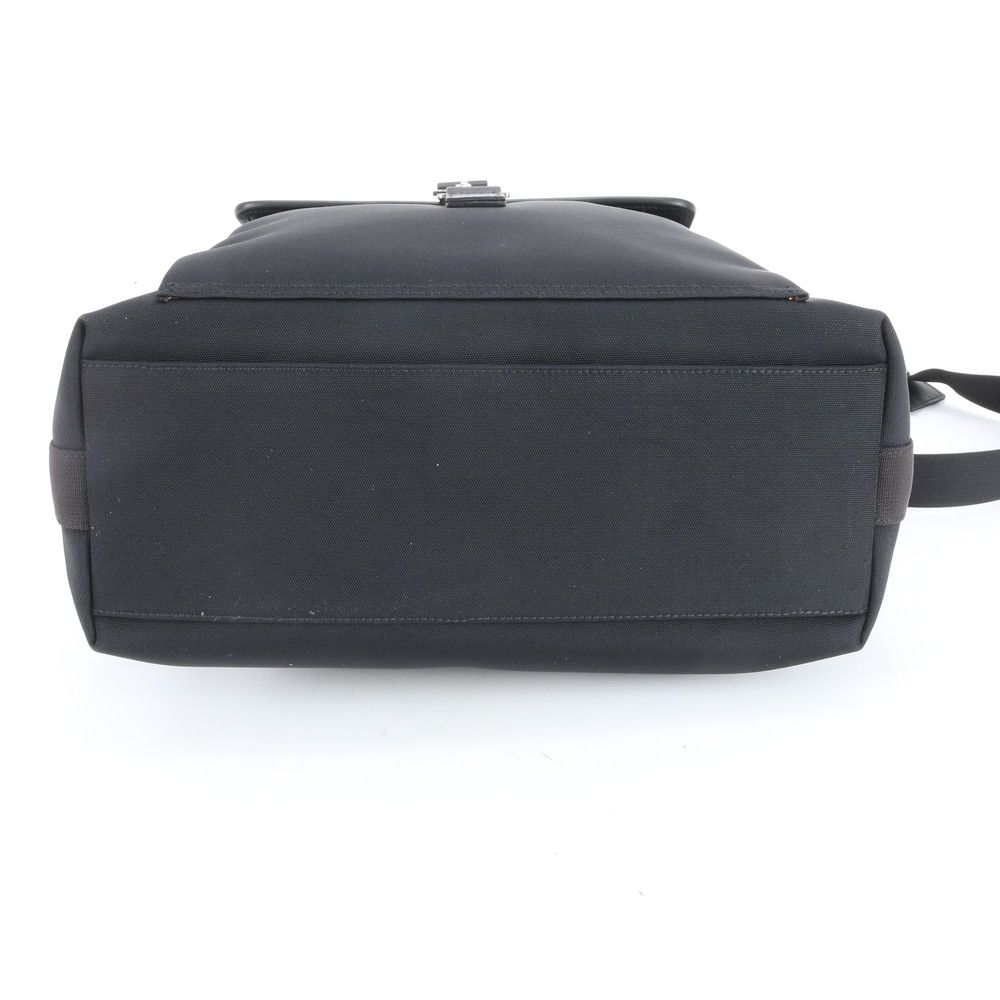 Gucci Leather Shoulder Bag Crossbody Messenger Business Tote Black — view 4