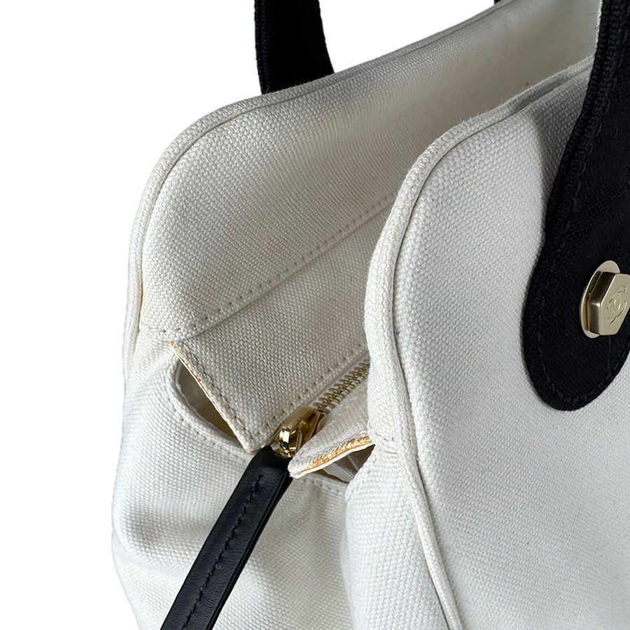 Chanel Handbag Black — view 6