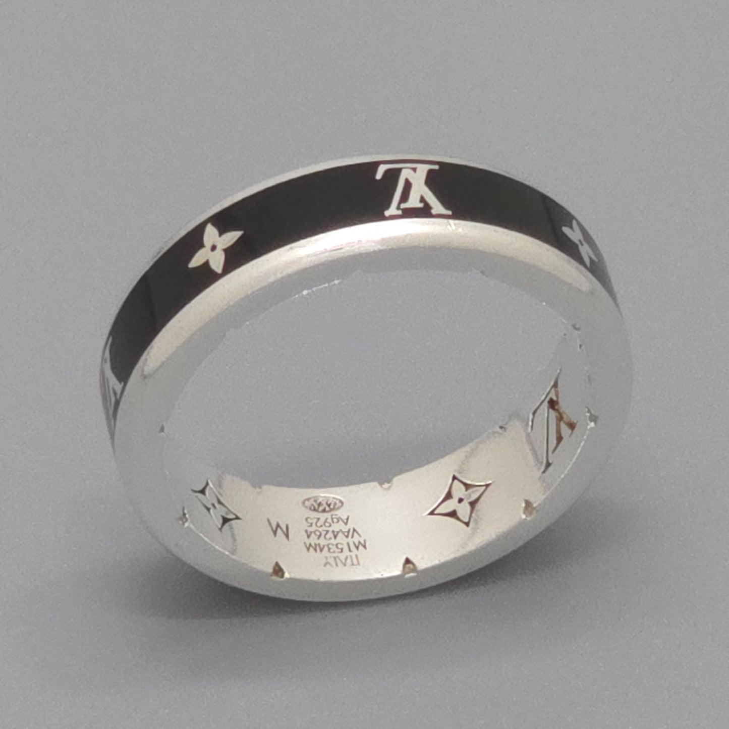 Louis Vuitton Ring LV Spike M Sterling Silver Black Enamel Monogram Signature — view 5