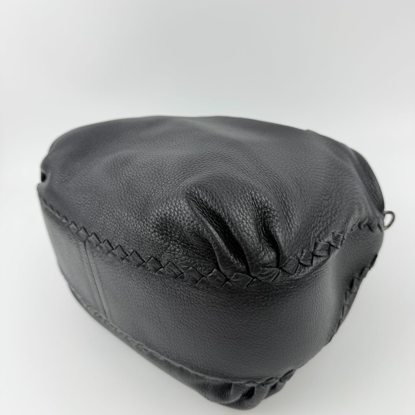 Bottega Veneta Intrecciato Shoulder Bag Black Leather Vintage — view 8