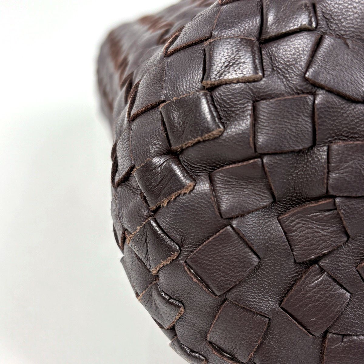 Bottega Veneta Intrecciato Shoulder Bag Leather Dark Brown — view 3