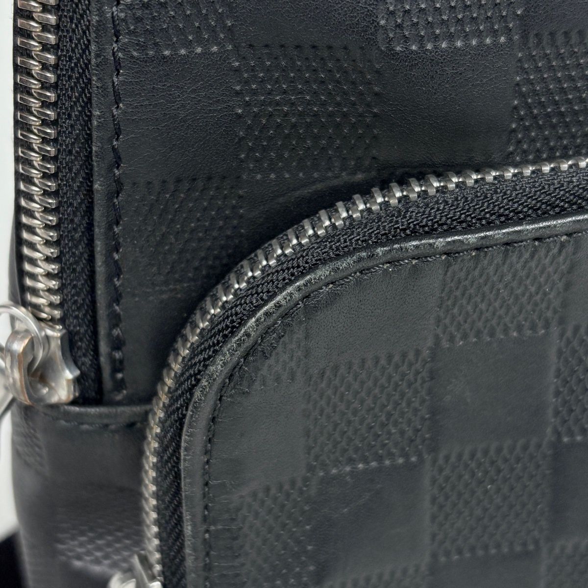 Louis Vuitton Avenue Sling Bag Damier Infini Onyx — view 5
