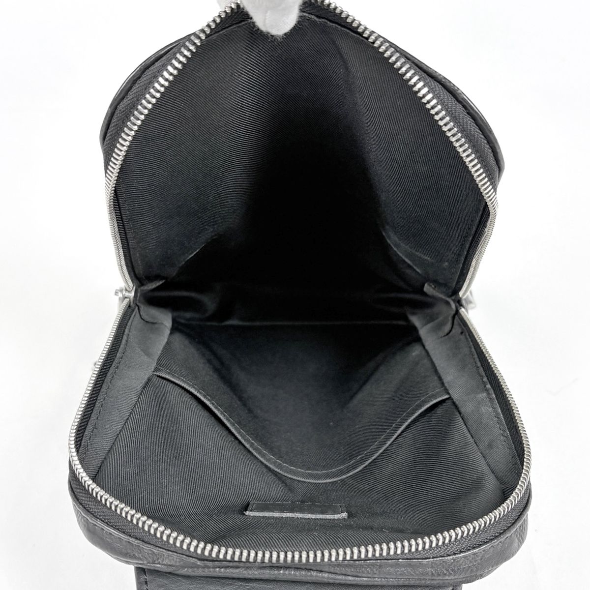 Louis Vuitton Avenue Sling Bag Damier Infini Onyx — view 8