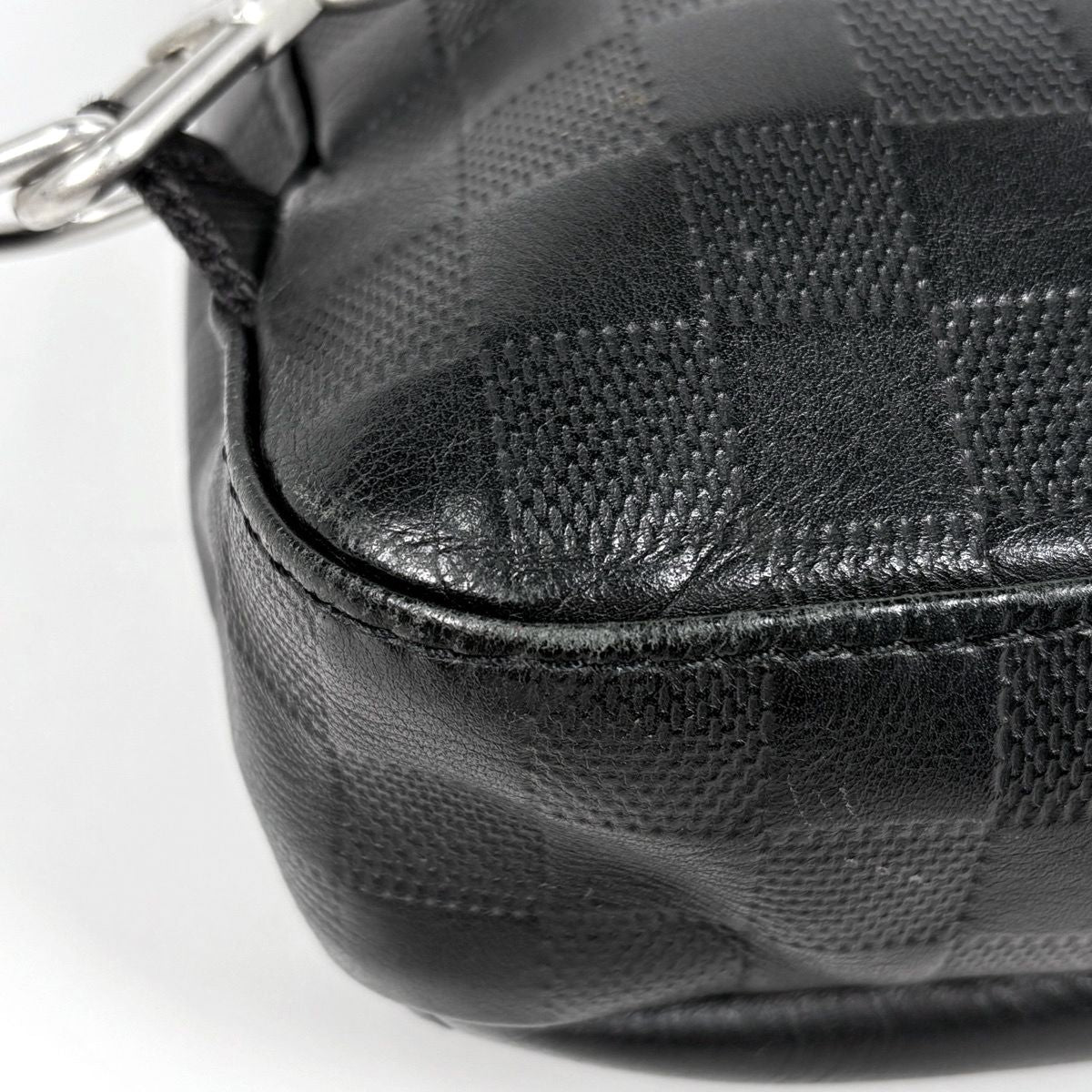 Louis Vuitton Avenue Sling Bag Damier Infini Onyx — view 3
