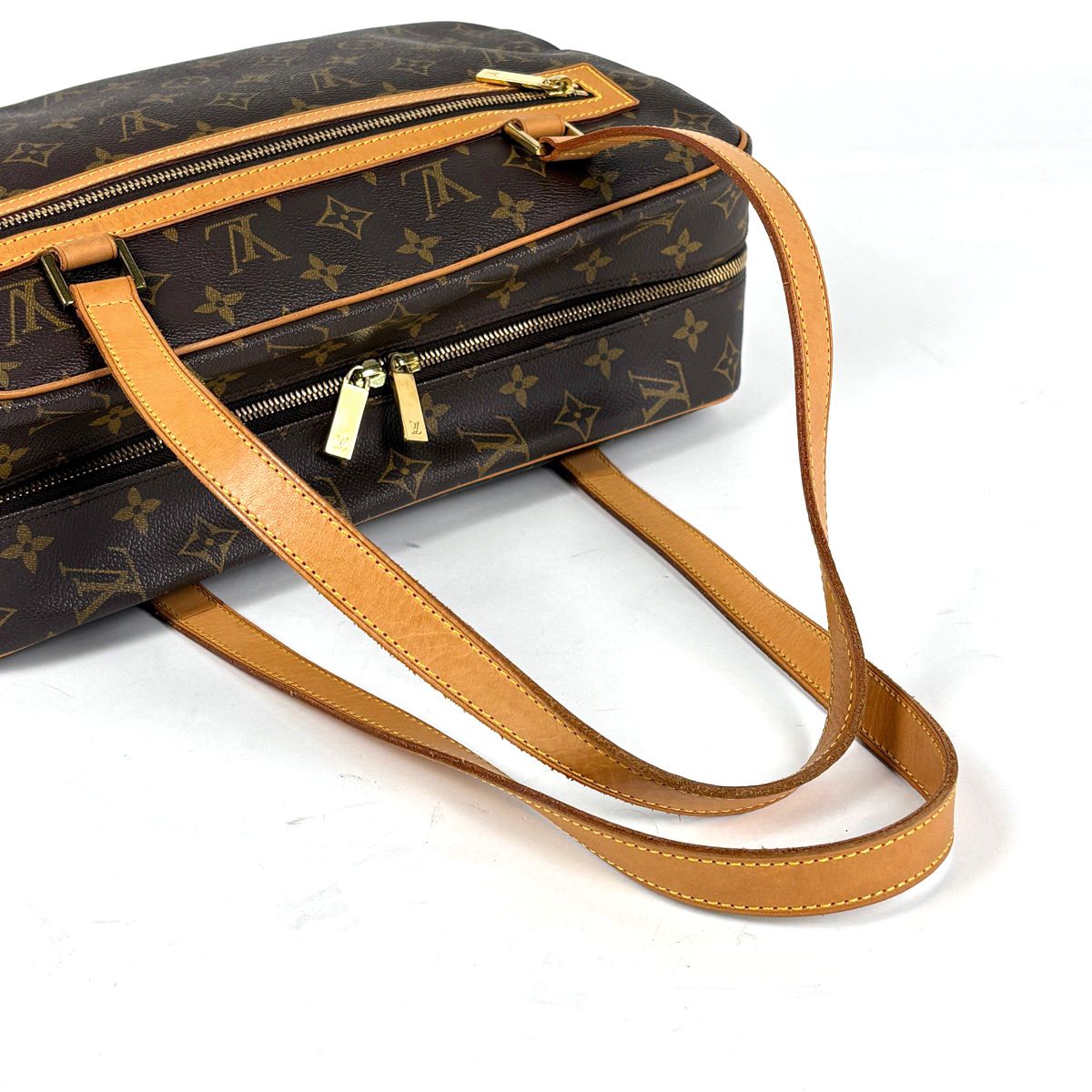 Louis Vuitton Cite GM Shoulder Bag Monogram Brown — view 6