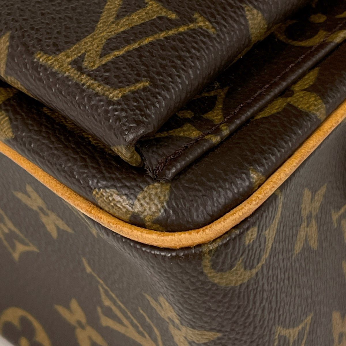 Louis Vuitton Viva-Cite MM Shoulder Bag Monogram Brown — view 3