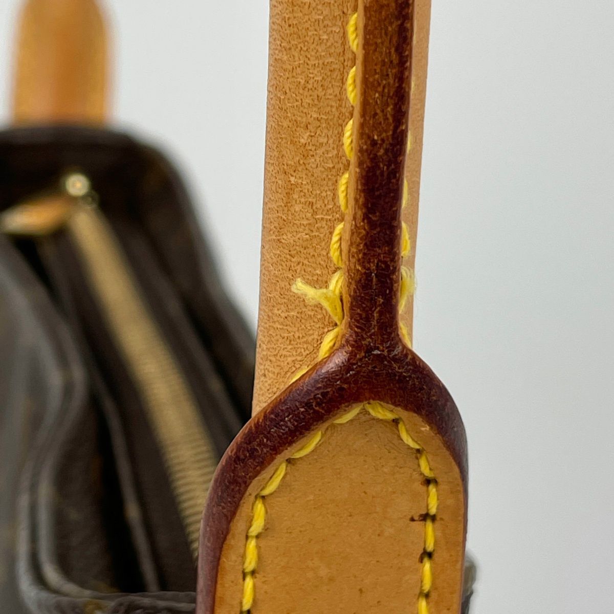 Louis Vuitton Looping MM Shoulder Bag Monogram Brown — view 5