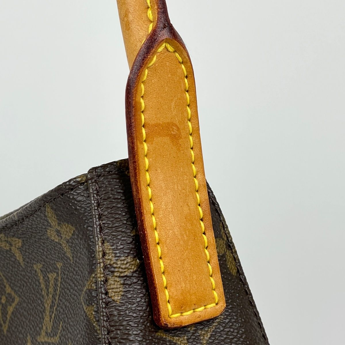 Louis Vuitton Looping MM Shoulder Bag Monogram Brown — view 4