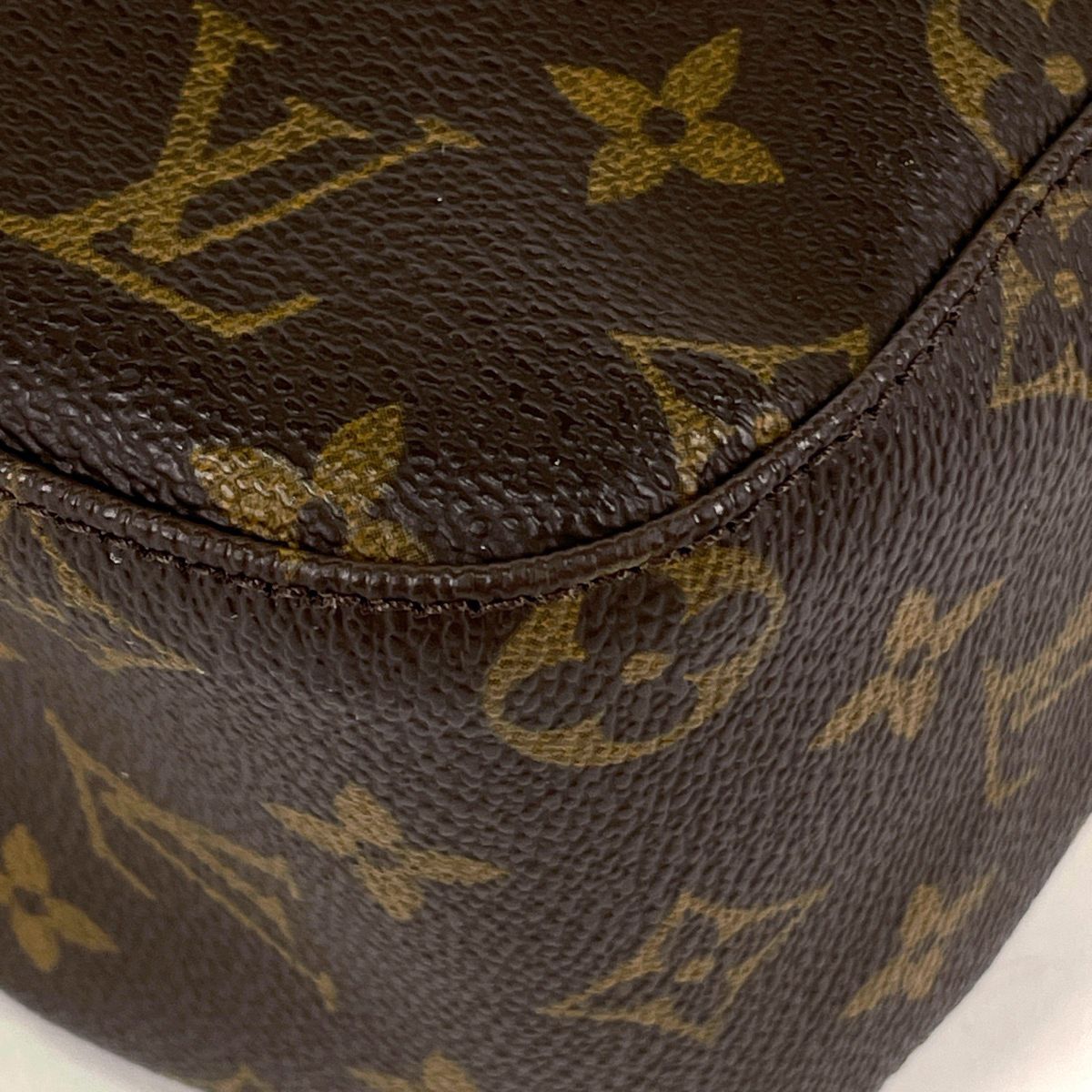 Louis Vuitton Looping MM Shoulder Bag Monogram Brown — view 3
