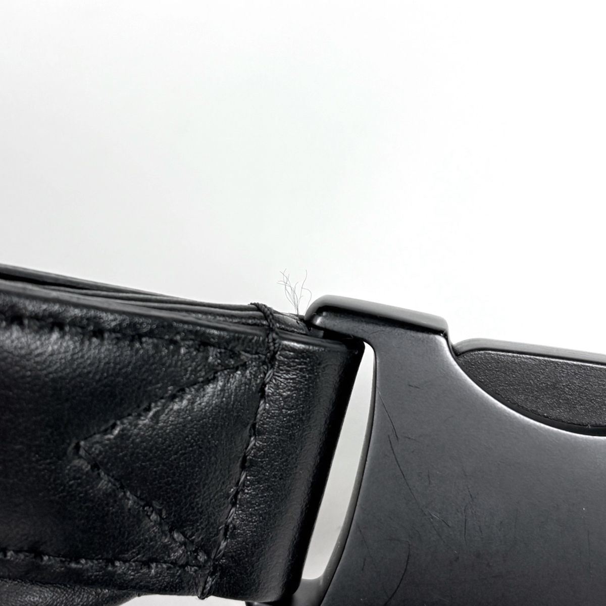 Louis Vuitton Discovery Bum Bag PM Monogram Shadow Leather Noir — view 5
