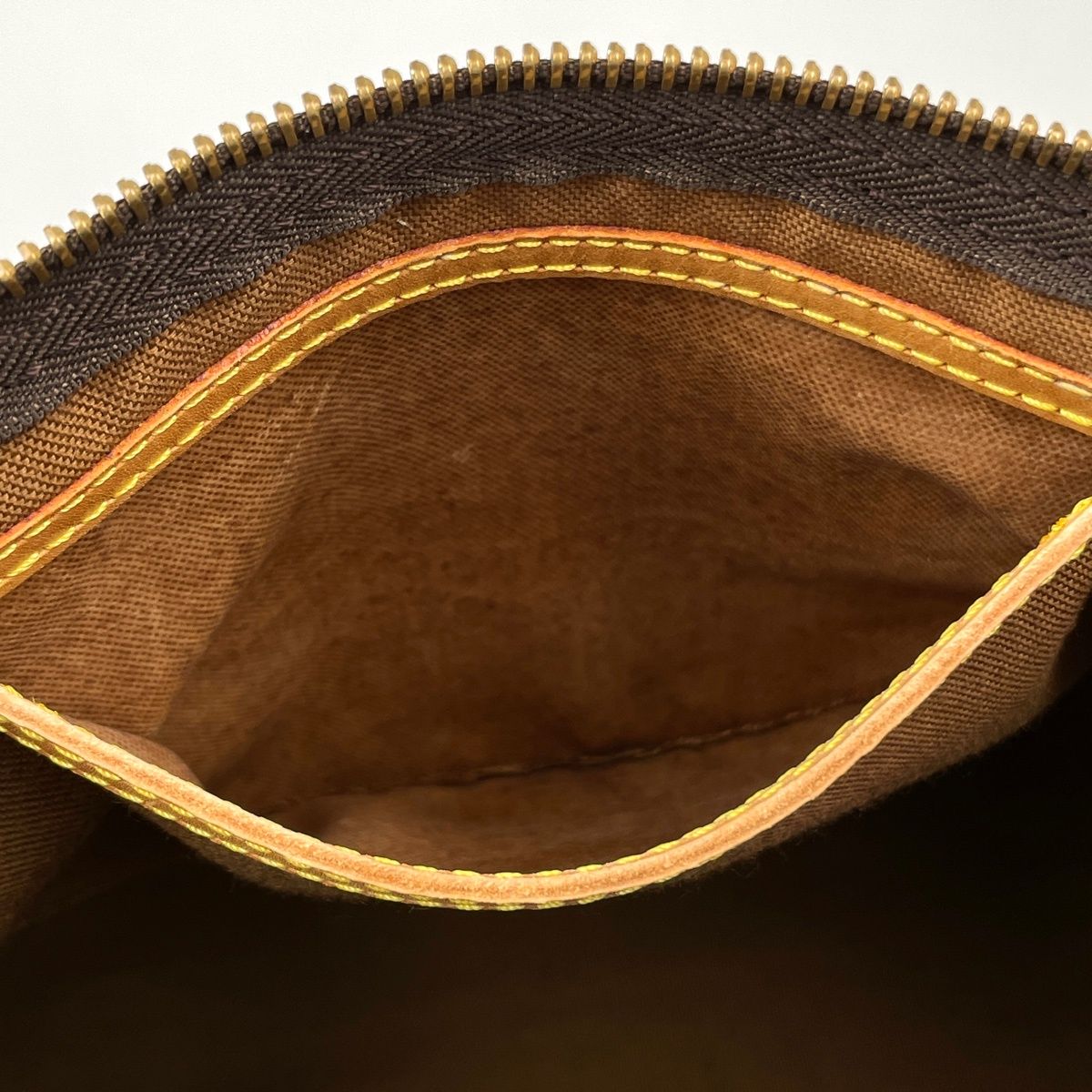 Louis Vuitton Speedy 30 Boston Bag Monogram Brown — view 9