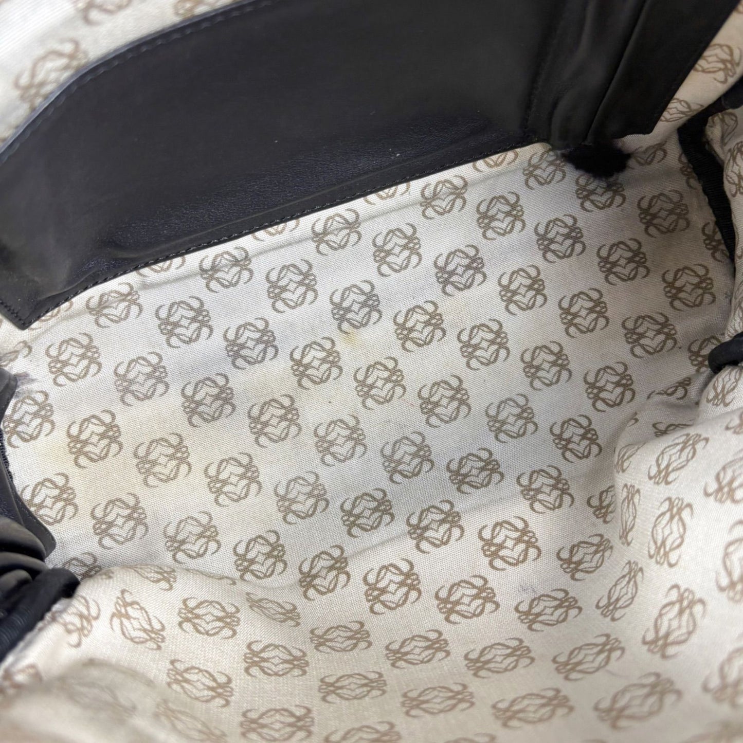 Loewe Anagram Logo Clutch Multi Pouch Black Leather — view 9