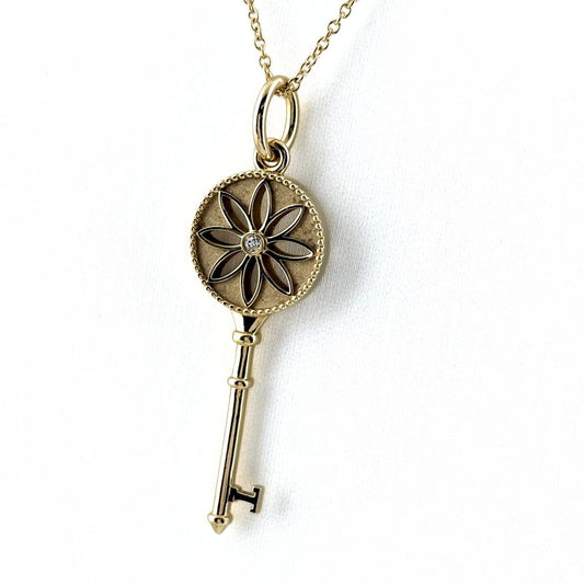 Tiffany & Co Daisy Key Necklace YG Yellow Gold Pendant Melee Diamond Flower