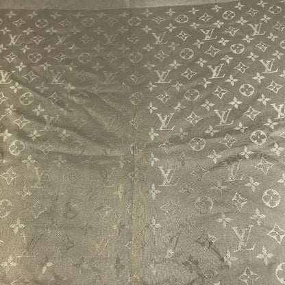 Louis Vuitton Shawl Monogram Large Wool Beige Scarf — view 2